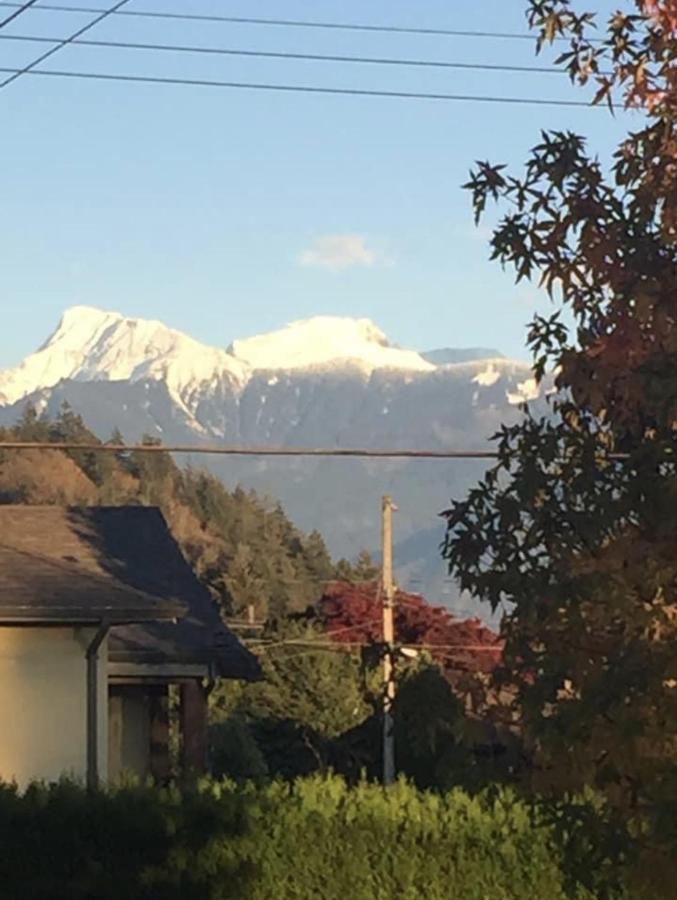 The Hazelhouse Bed & Breakfast Chilliwack Exterior photo